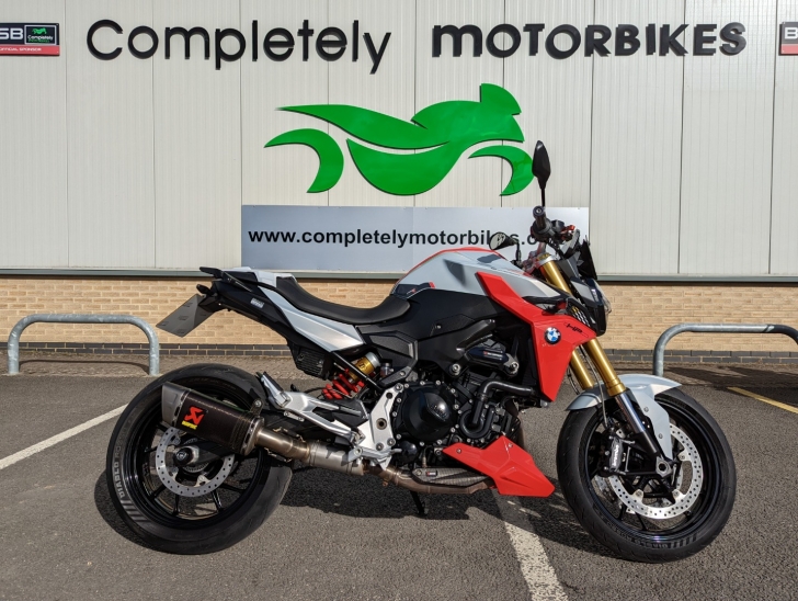 BMW F900 R