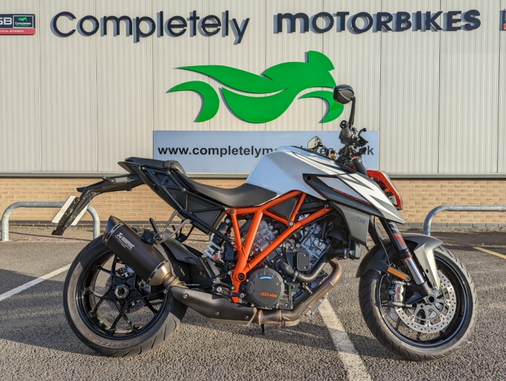 KTM 1290 SUPER DUKE R