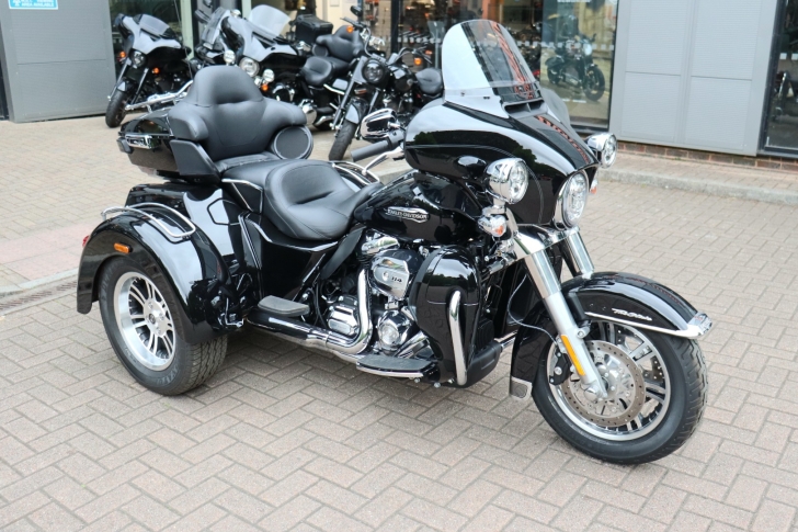 Harley-Davidson TRIKE FLHTCUTG TRI 