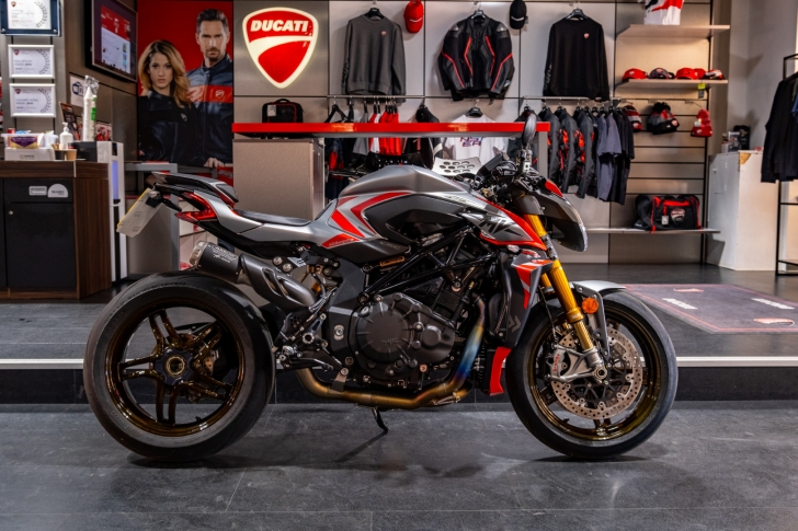 Mv Agusta BRUTALE 1000 RR NURBURGRING