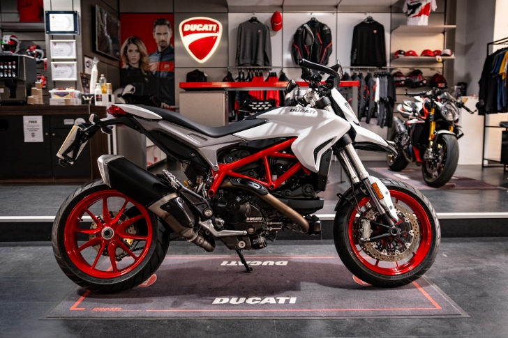 Ducati Hypermotard 939