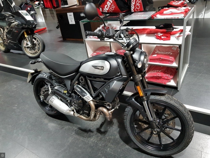 Used Ducati Scrambler Icon Dark For Sale In Nottingham Used Bikes Uk