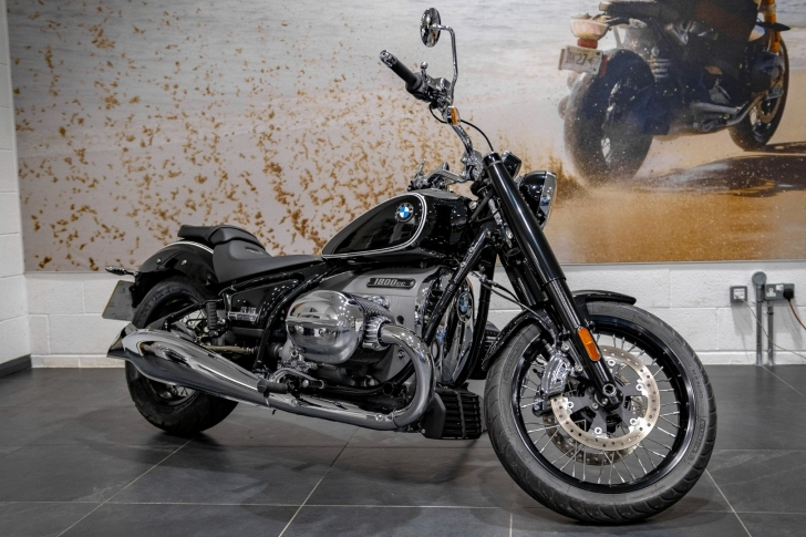 BMW R 18