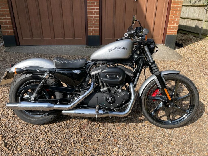 Harley-Davidson SPORTSTER XL883N IRON