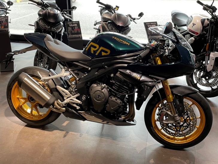 Triumph Speed Triple 1200 RR