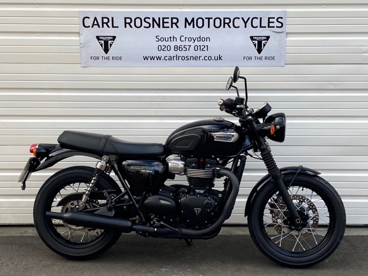 Triumph Bonneville T100 Black