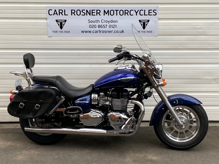 Triumph BONNEVILLE AMERICA