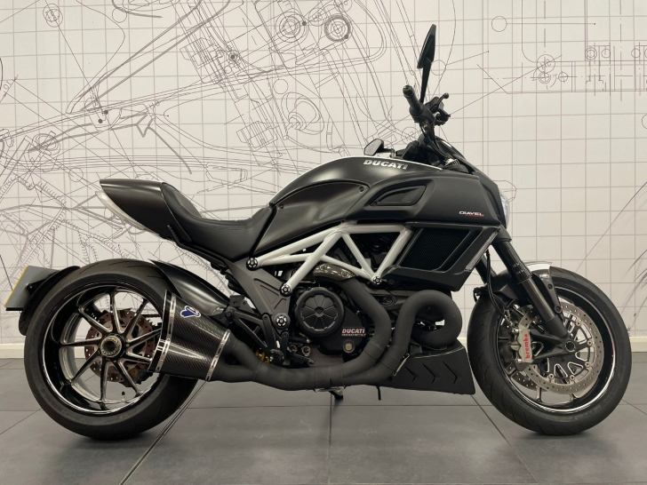 Ducati Diavel Carbon