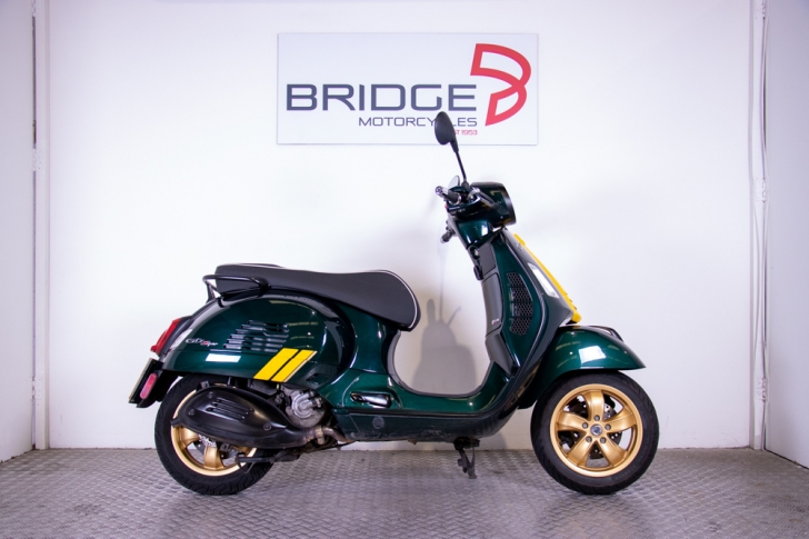 Vespa GTS Super 300 Racing Sixties Euro 5