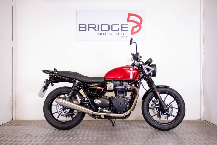 Triumph Street Twin