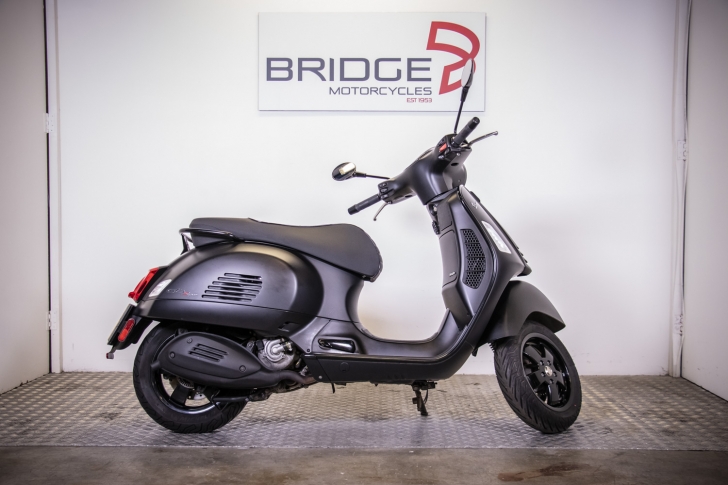Piaggio VESPA GTS SUPER 300