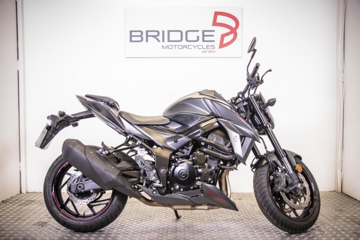 Suzuki GSX-S750