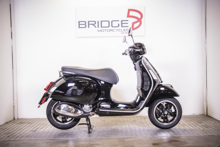 Vespa GTS 300 hpe Super