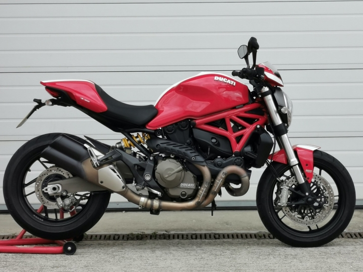 Ducati MONSTER 821 STRIPE