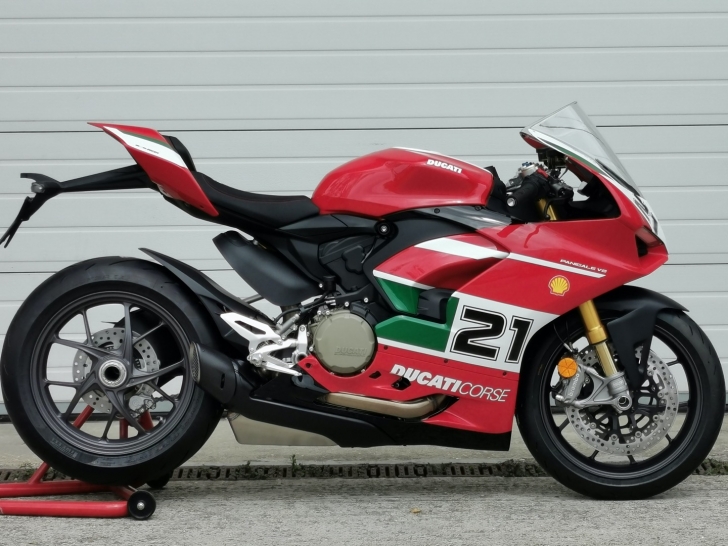 Ducati PANIGALE V2 BAYLISS 1ST CHAMPIONSHIP 20TH ANNI