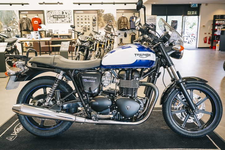 Triumph BONNEVILLE