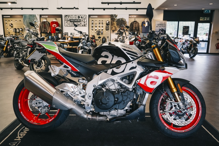 Aprilia Tuono V4 1100 Factory