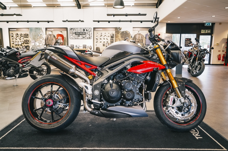 Triumph SPEED TRIPLE R