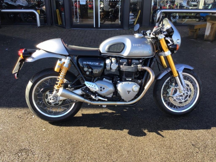 Triumph THRUXTON 1200 R