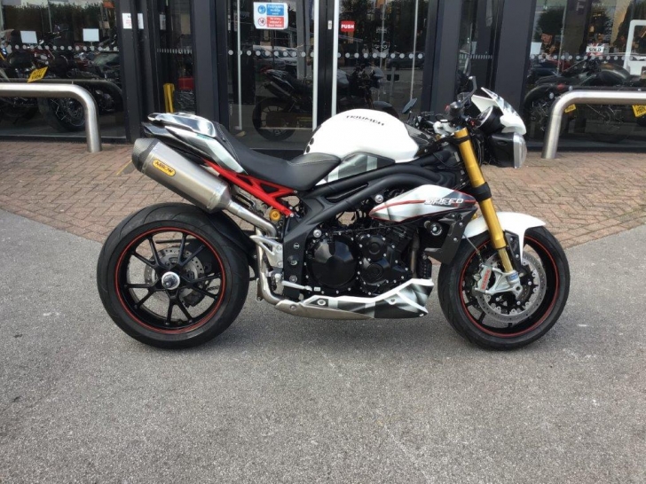 Triumph SPEED TRIPLE R