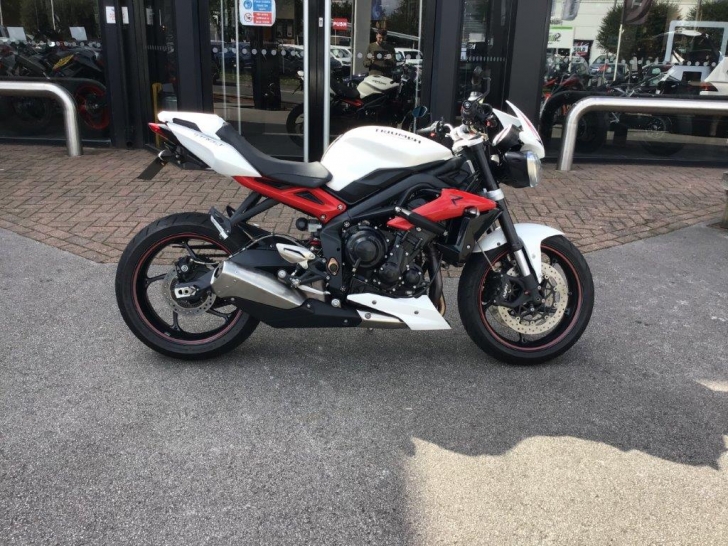 Triumph STREET TRIPLE R ABS